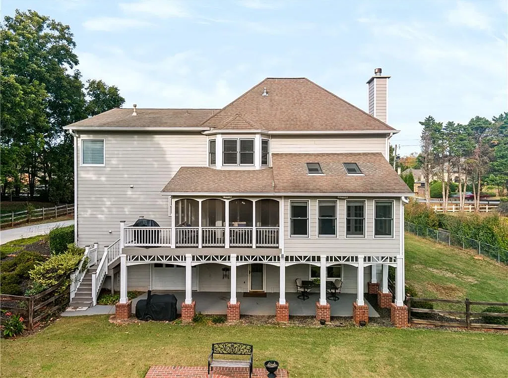 6 bed, 3.5 bath, 4194 sqft, $4,750 — Photo 2