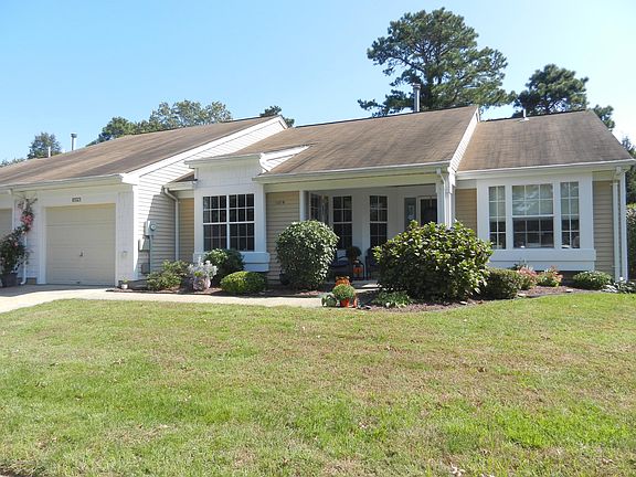 2nd image of 1137B Thornbury Ln