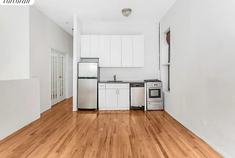 238 E 50th St #1C — Photo 5