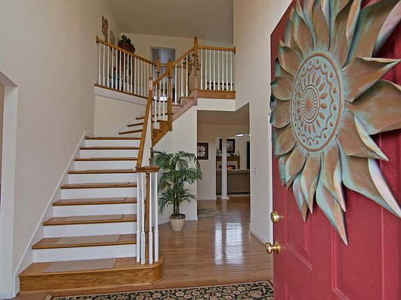 4th image of 307 Crowfield Cir