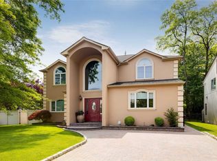 2 Hazel Pl, Woodmere, NY 11598