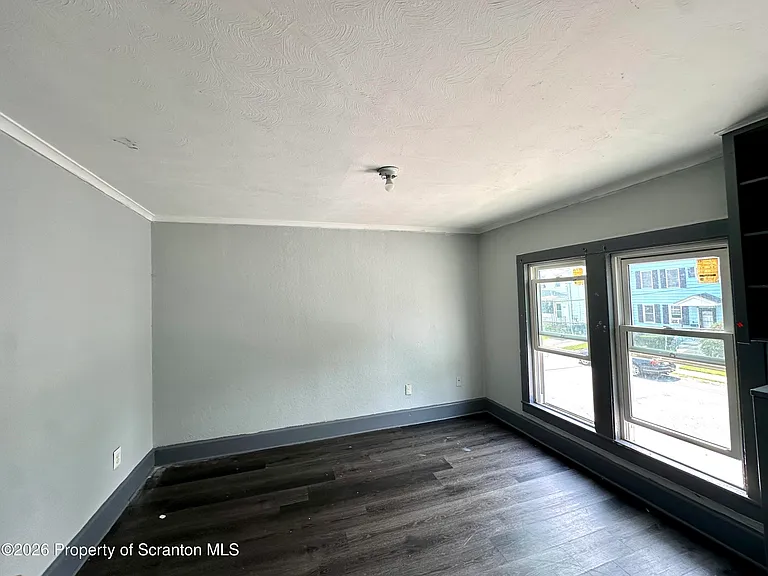 166 W Parker St — Photo 4