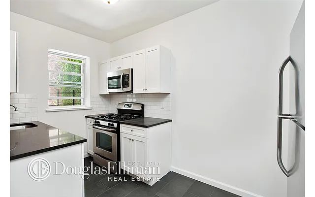 Rented by Douglas Elliman | media 22