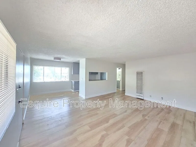 2 bed, 2.0 bath, 750 sqft, $2,395 — Photo 3