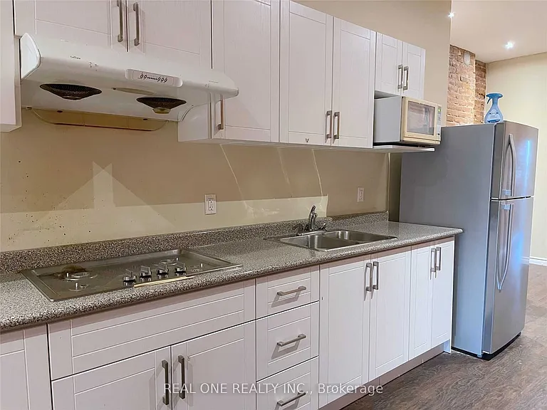 173 King St E #2 — Photo 2