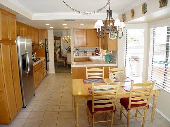5th image of 312 E Bennett Pl