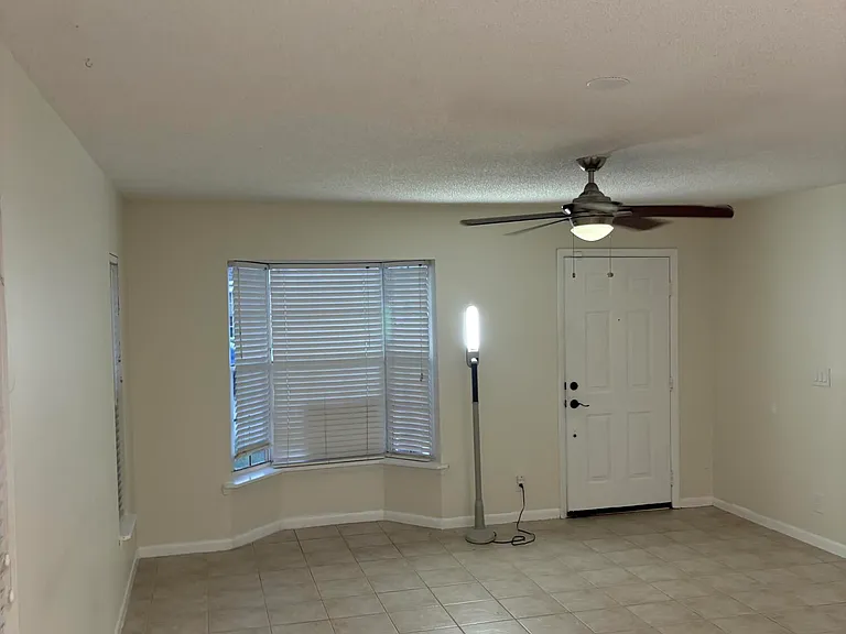 5724 Boynton Cres — Photo 4
