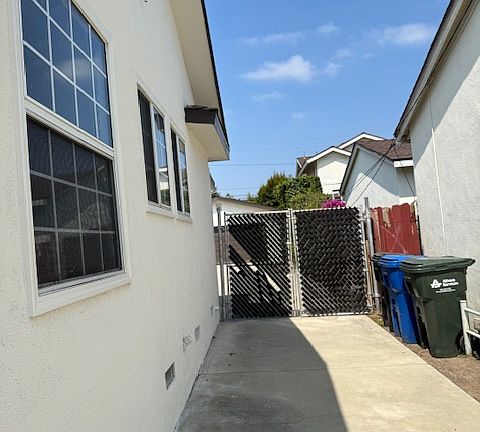 3rd image of 6161 Sultana Ave