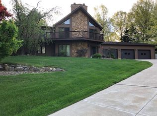 951 Manchester Rd, Fairview, PA 16415