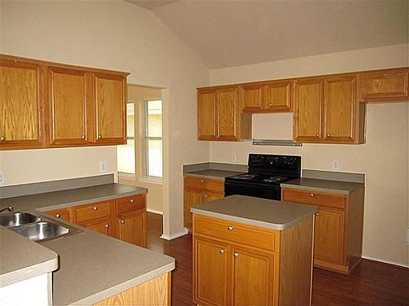 3rd image of 313 Havenwood Ln