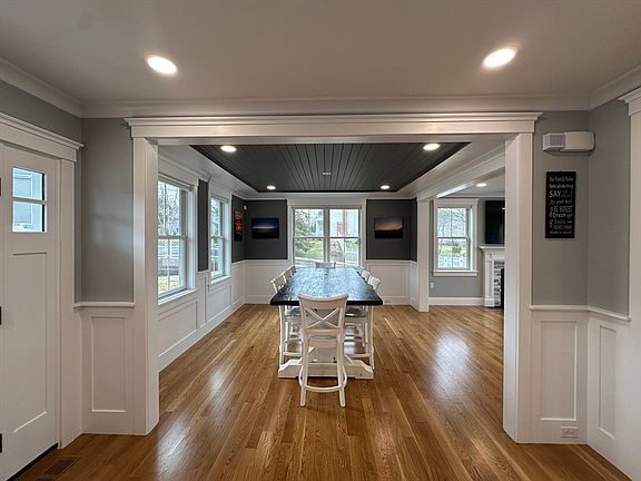 4th image of 34 Pond St