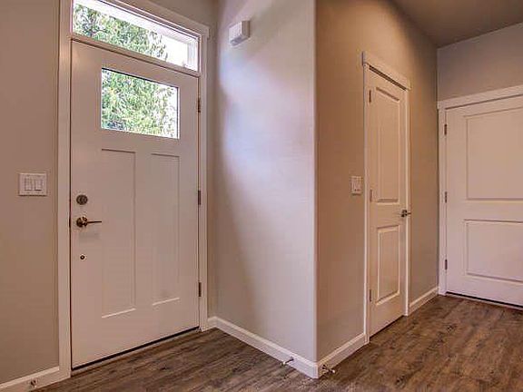 3rd image of 5704 NE 58th Ct