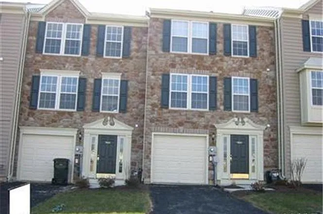 3 bed, 2.5 bath, 1610 sqft, $2,500 — Photo 1