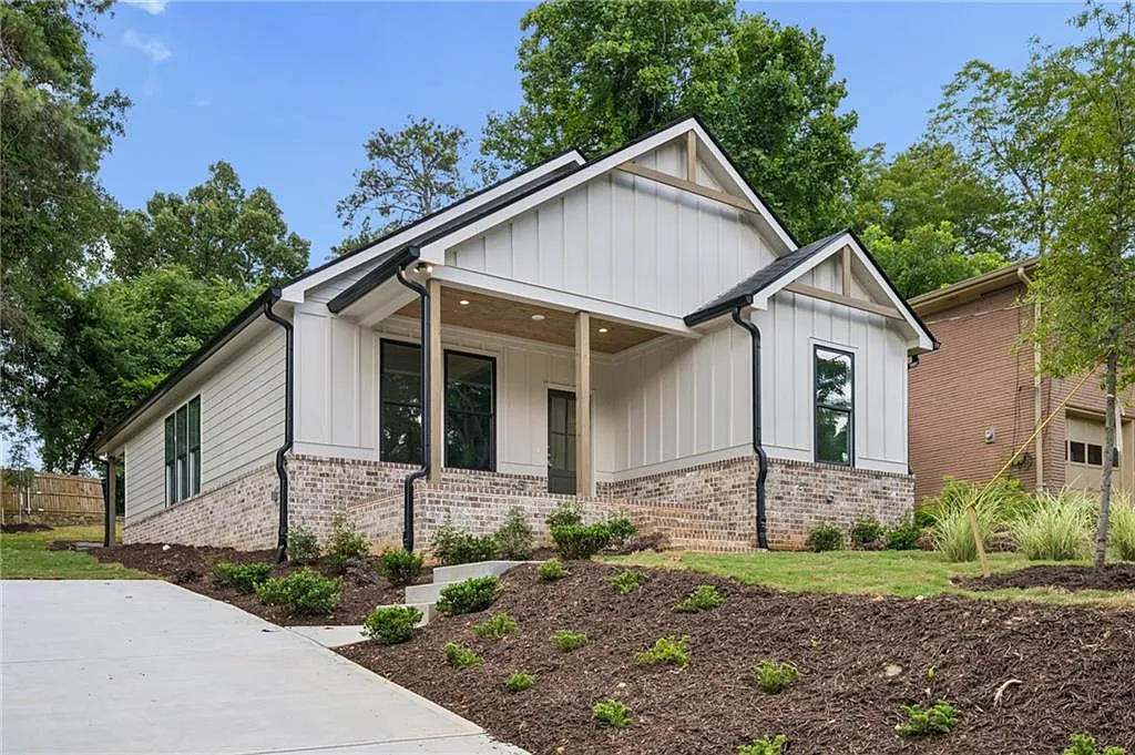 3 bed, 2.0 bath, 1308 sqft, $2,500 — Photo 4