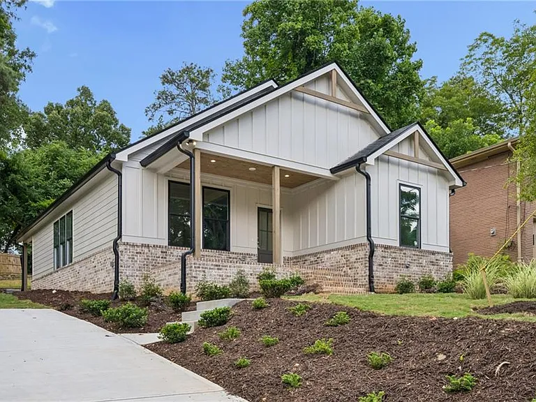 2050 Morehouse Dr NW — Photo 4