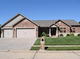 4277 Redfield Dr, Swansea, IL
