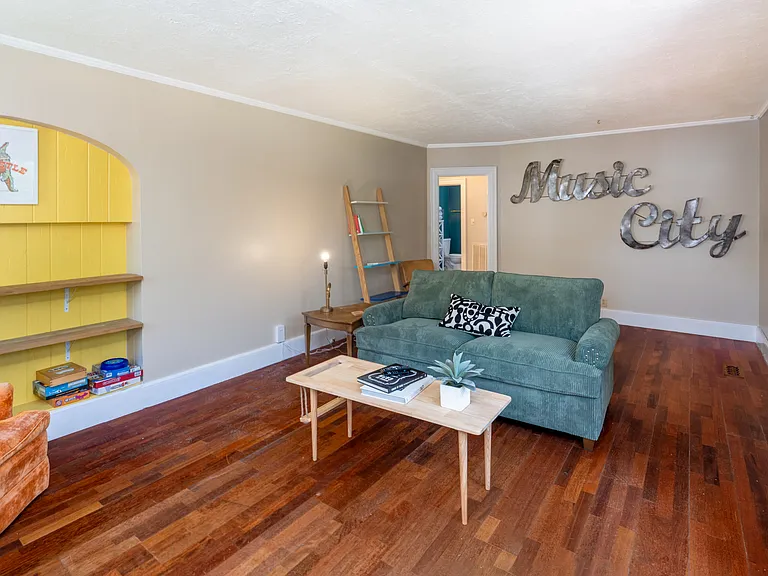 2801 Alhambra Cir — Photo 7