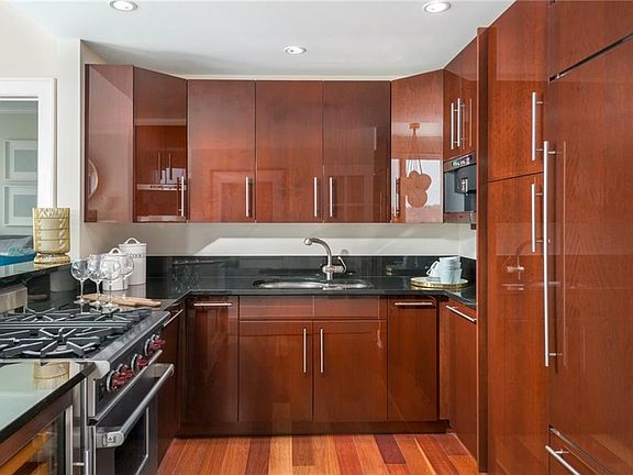 5th image of 1 Tower Dr APT 704