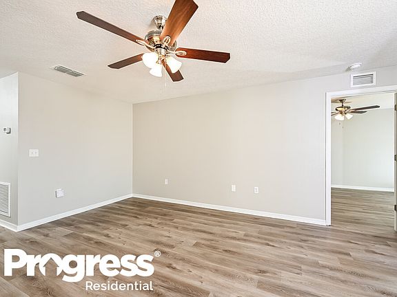 3rd image of 2412 Bexley Dr