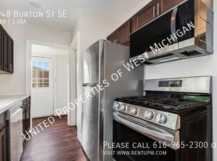 948 Burton St SE, Grand Rapids, MI 49507