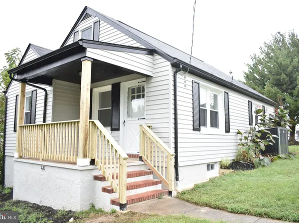 22 Hazel Ave, Halethorpe, MD 21227