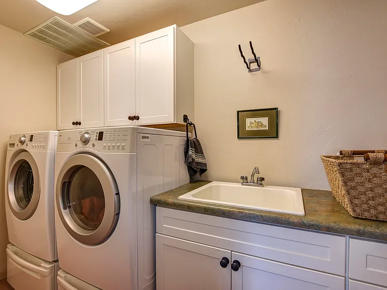 210 Jacob Ln — Photo 26