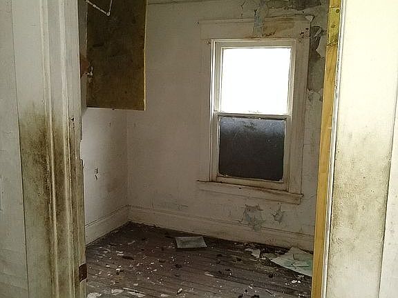5th image of 623 Woodland Ave