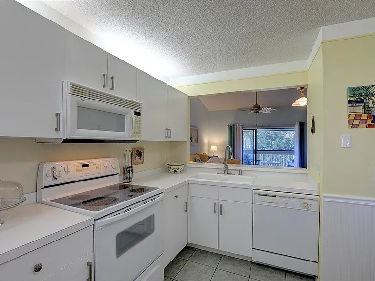 9635 Riverside Dr #4 — Photo 20