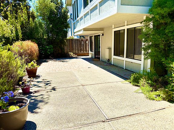3rd image of 708 Somerset Ln