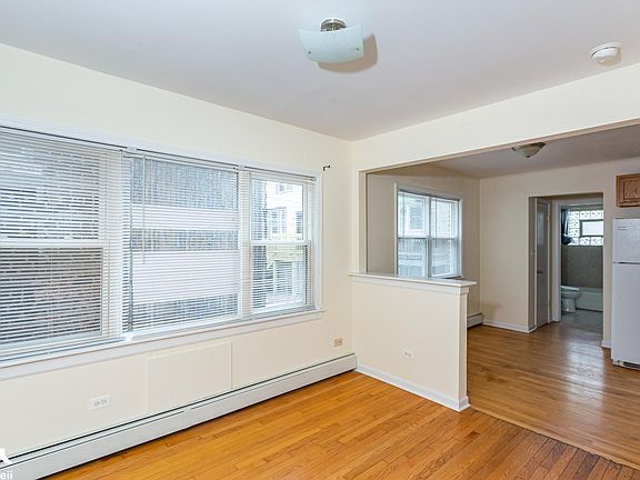 5th image of 8734 S Escanaba Ave #1W