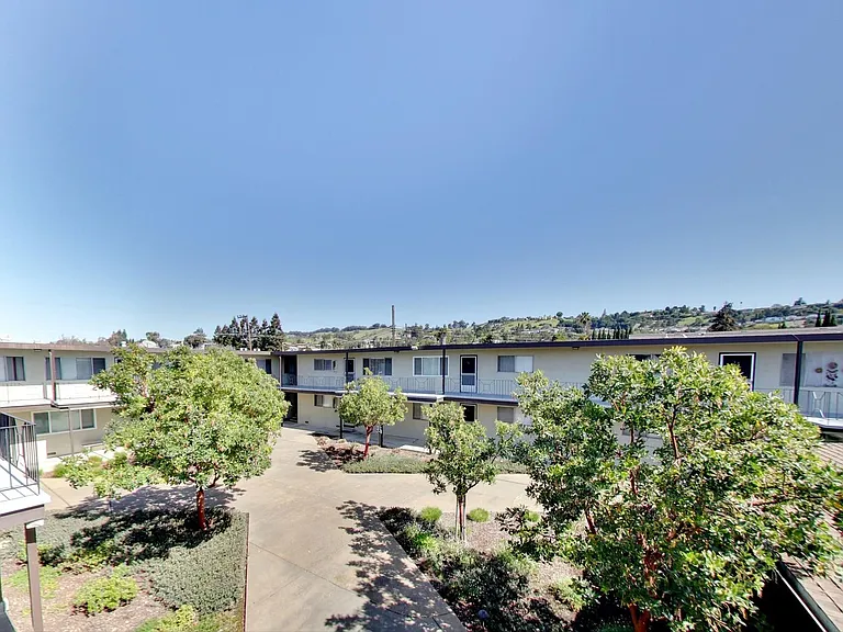 Midway Manor Apts. — Photo 38