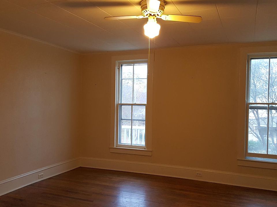 1st image of 613 Grove St #B