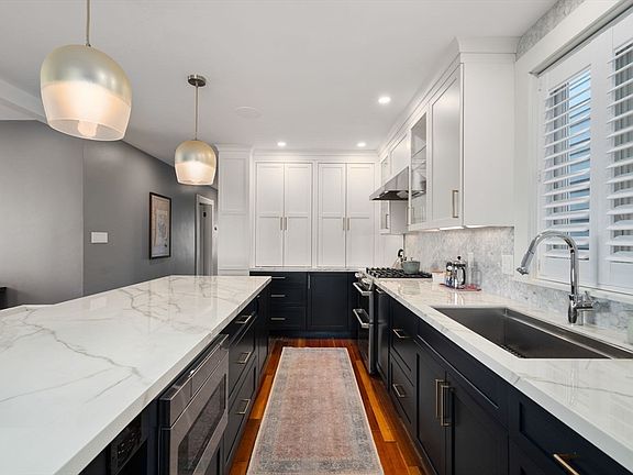 4th image of 118 Kinnaird St #3
