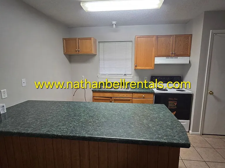 736 8th St SE — Photo 8