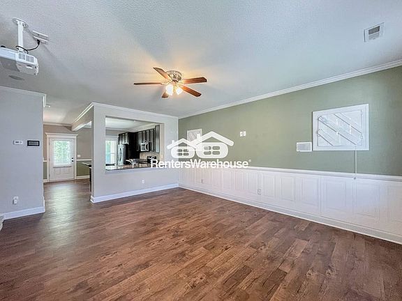 4th image of 105 Bedford Pl
