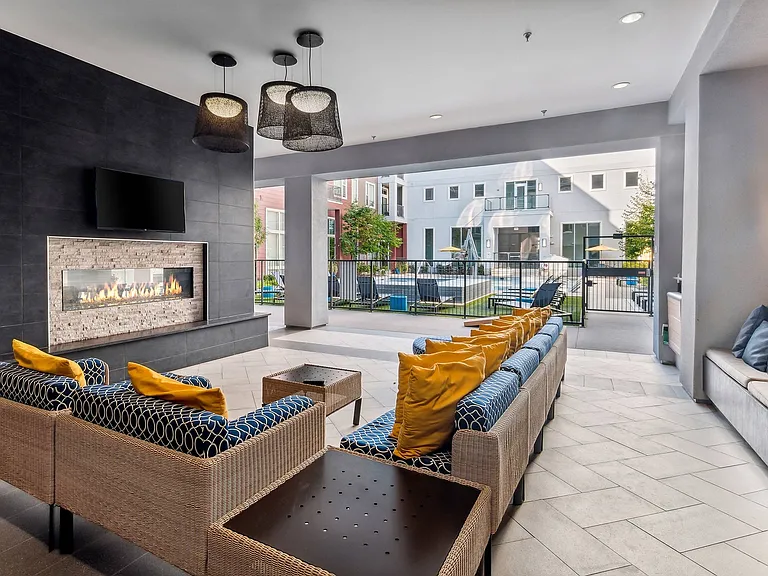 DenargoMarket_amenity_outdoor living room (3)