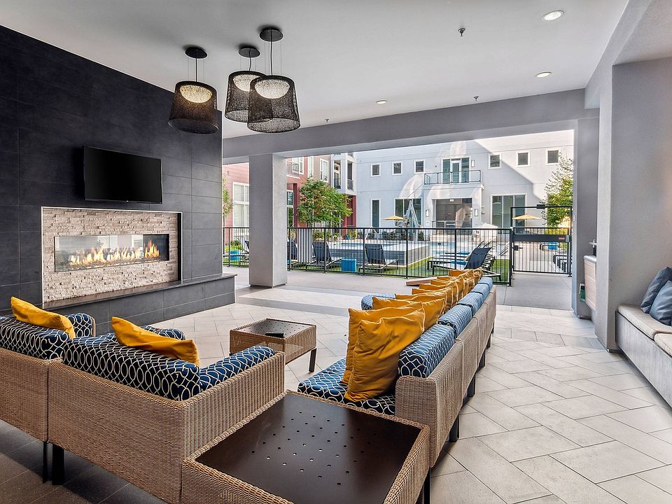 DenargoMarket_amenity_outdoor living room (3)