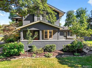 735 Oakway Pl, Saint Louis, MO 63122