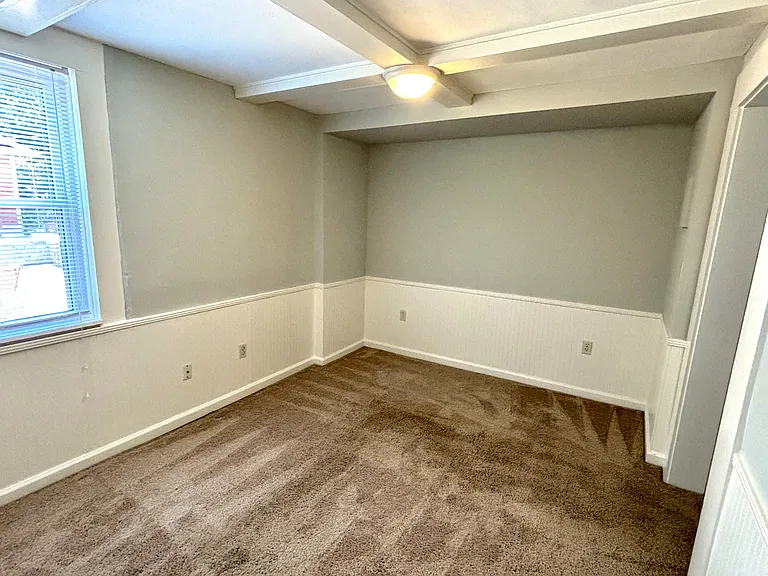 369 Sterling St NE — Photo 5