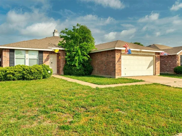 313 Indian Blanket Dr, Burleson, TX 76028