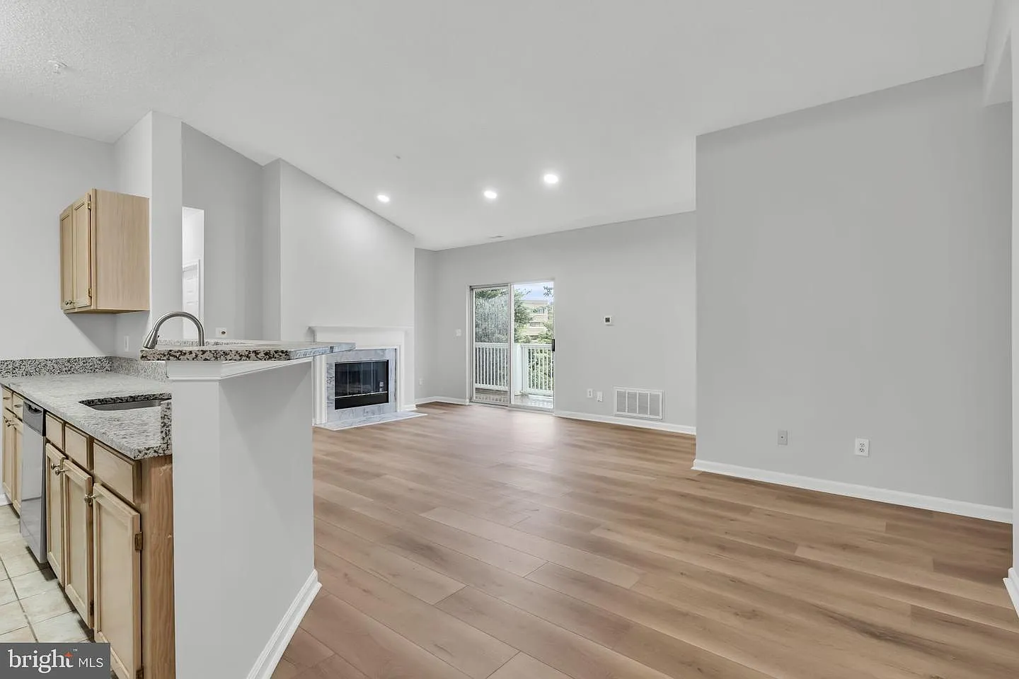 2 bed, 1224 sqft, $2,600 — Photo 2