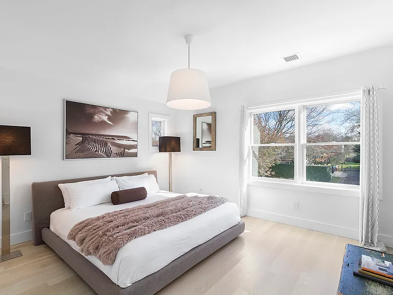 33 Osborne Ln — Photo 12