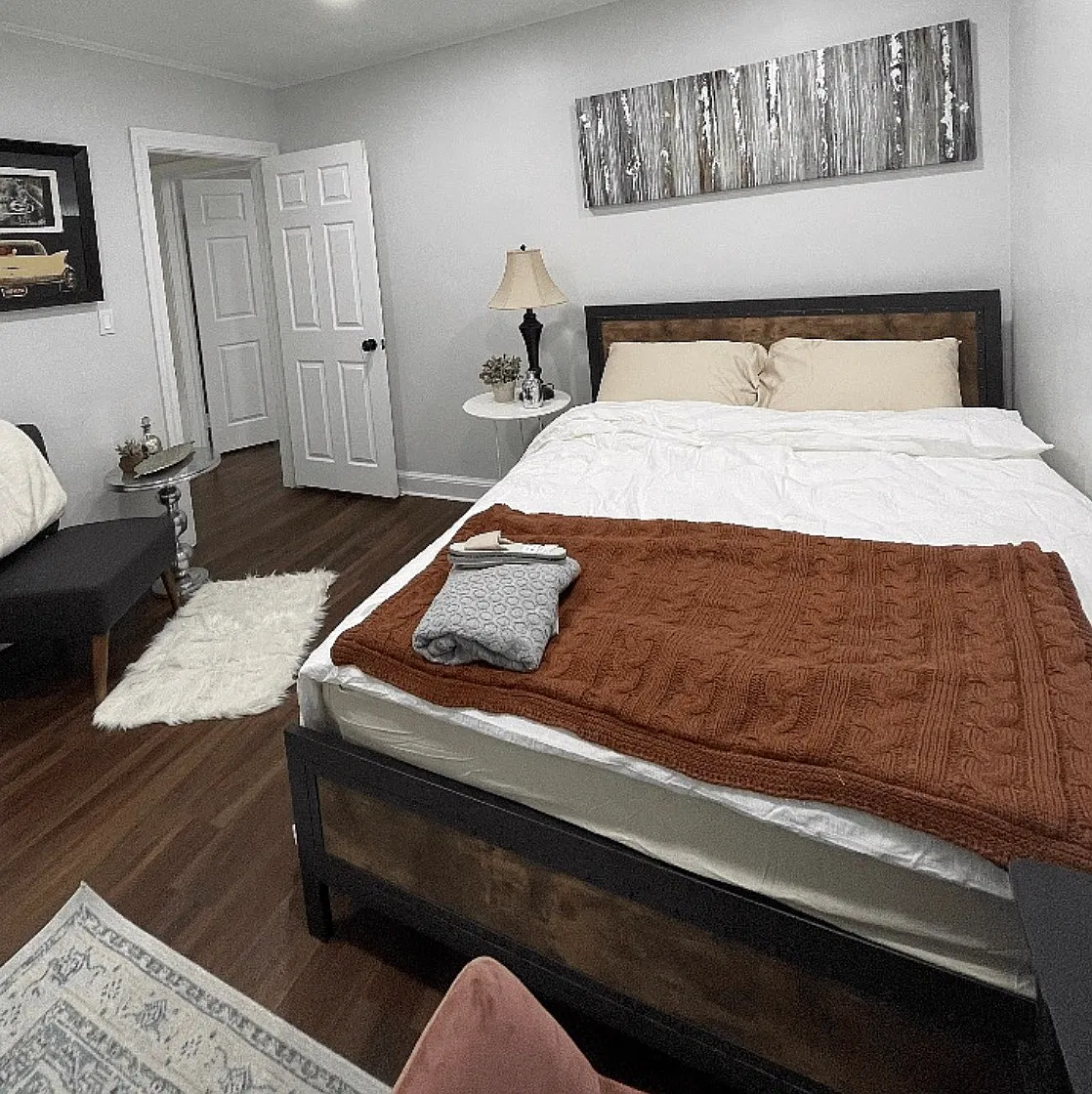 5003 Barnaby Ln — Photo 1