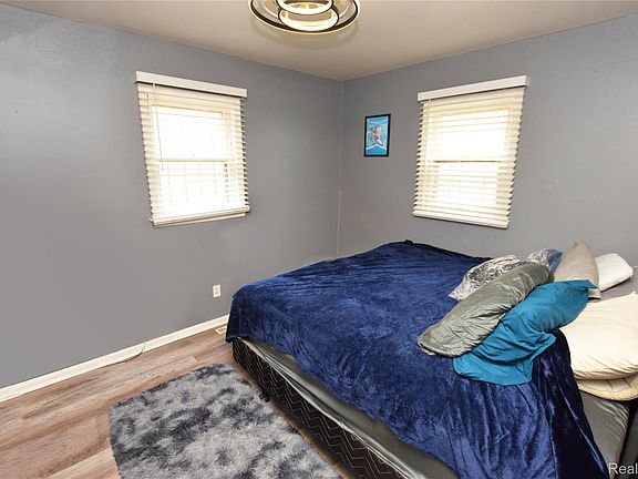 4th image of 409 W Alma Ave