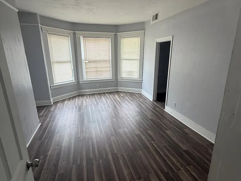 138 S 10th St #2 — Photo 4
