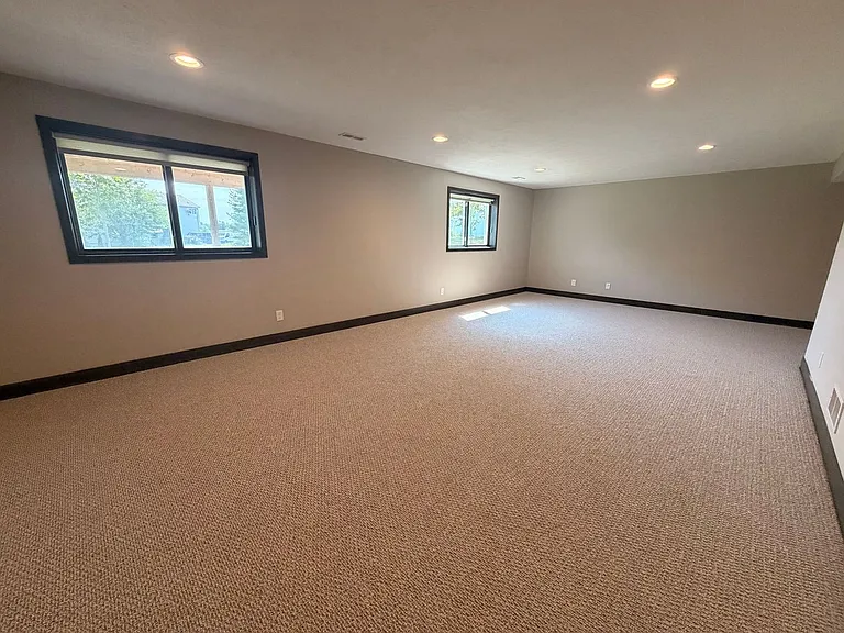 6830 Avalon Dr SE — Photo 22