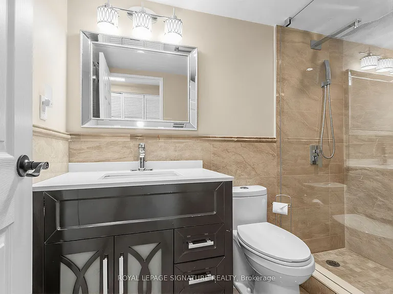 8111 Yonge St #1010 — Photo 29