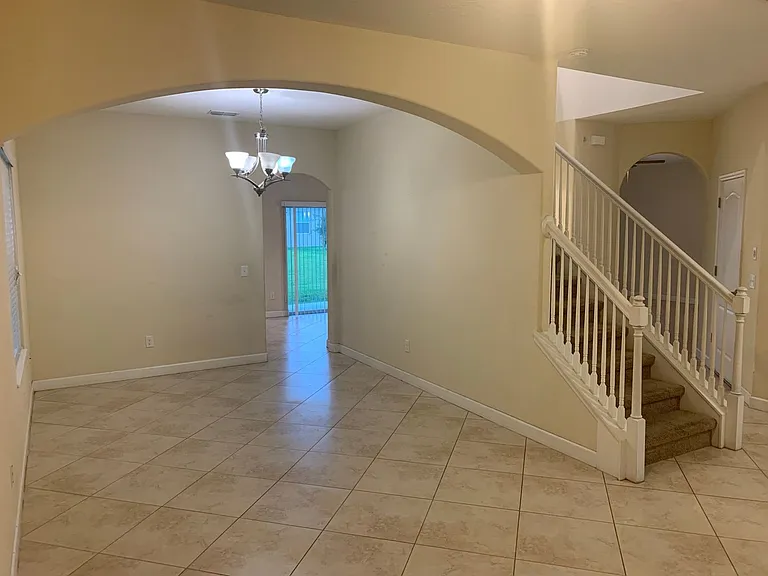 1646 Thetford Cir — Photo 7