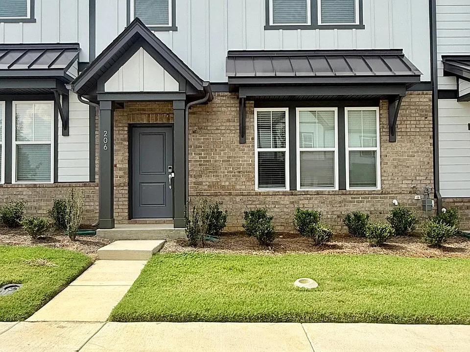 206 Silver Fleet Dr
