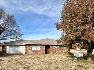 105 NW Boundry Rd, Erick, OK 73645